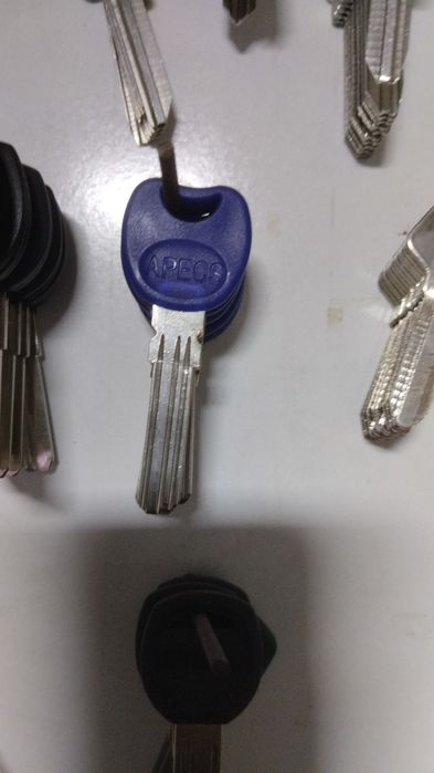 Kalit yasash jeton шлагбаум пультлари. тошкен,миробод туман, Саида бар