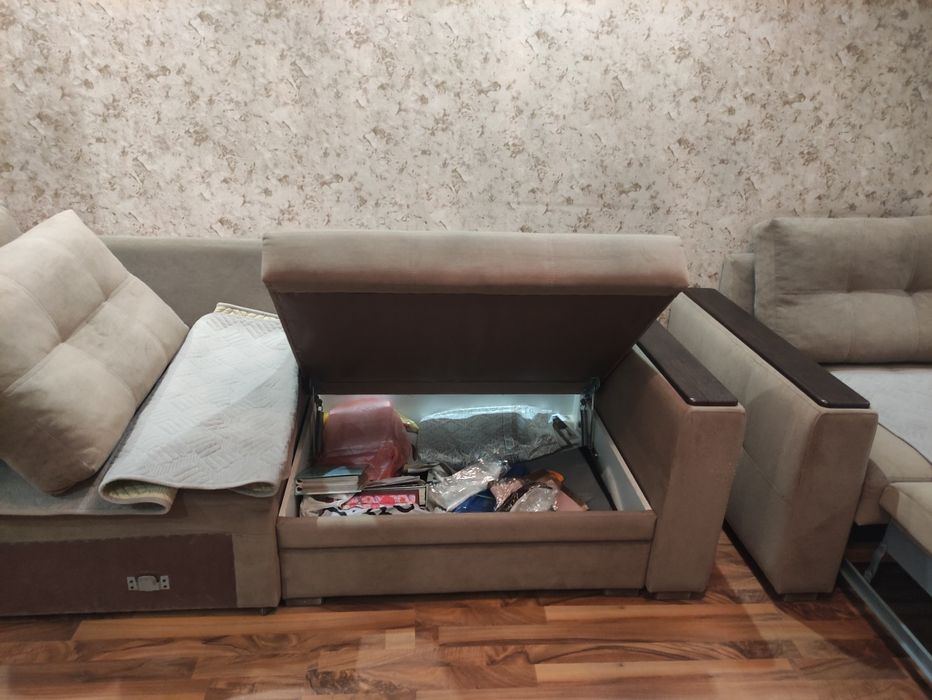 Продаю угловой диван