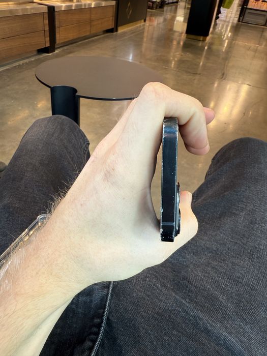 Продам Iphone 14 айфон 14