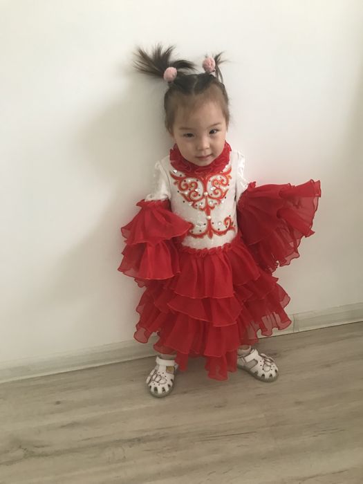 Продаю детский платье для девочек