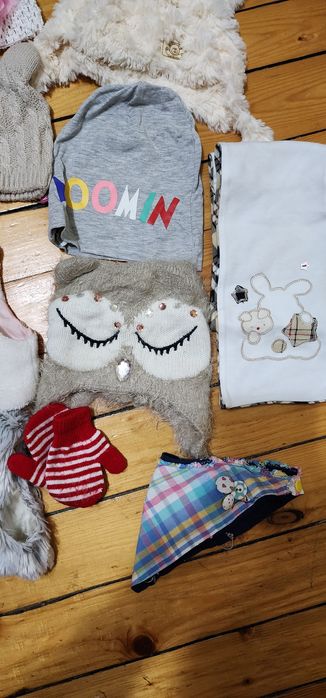 Бебешки шапки,  шал , елечета и ръквички