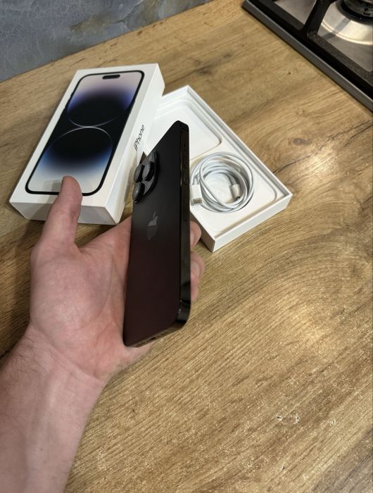 Продам Айфон 14про макс в идеале