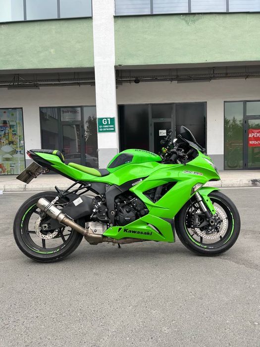 Kawasaki  ZX-6R.