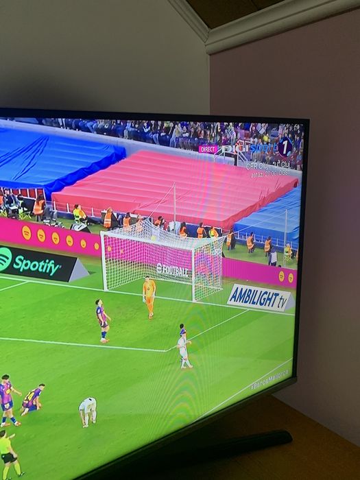 TV Samsung cu diagonala de 40” / 102 cm UHD