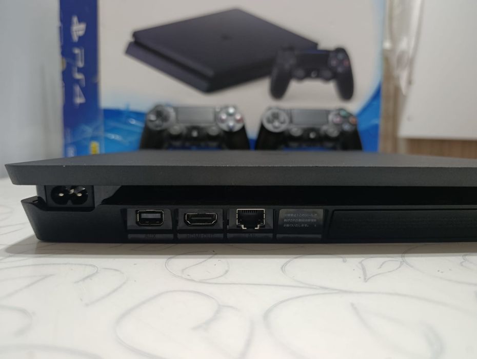 Приставка PS4 slim