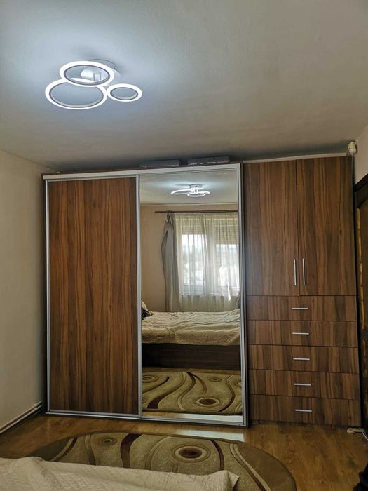 Vand apartament 3 camere