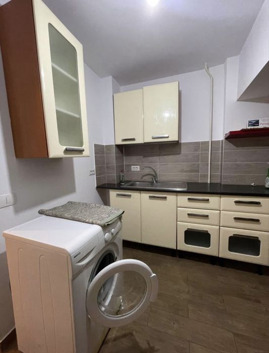 garsoniera roman de inchiriat