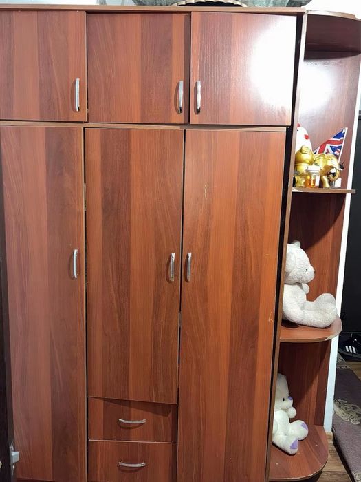 Продам спальный гарнитур