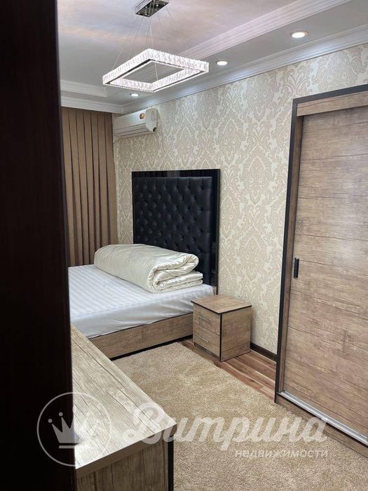 4 комнатная в центре Ойбека