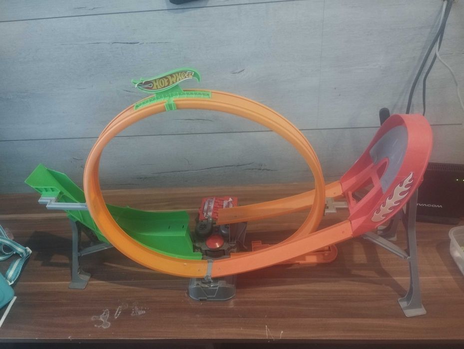 Лот Hot wheels писти за коли
