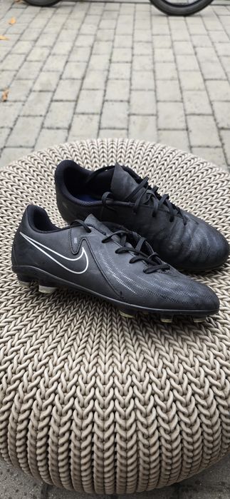 Ghete fotbal Nike, mărimea 37.5, culoare neagră