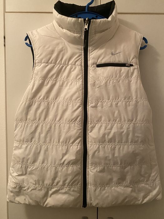 Vesta Nike cu doua fete