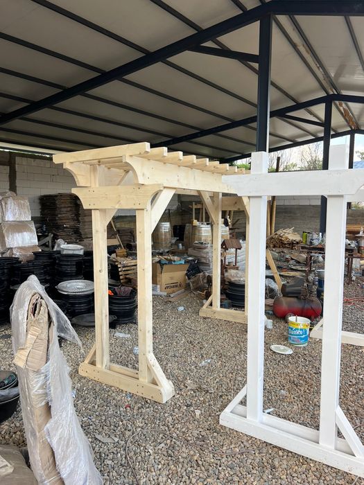 Pergola din lemn solid cu 2 leagane