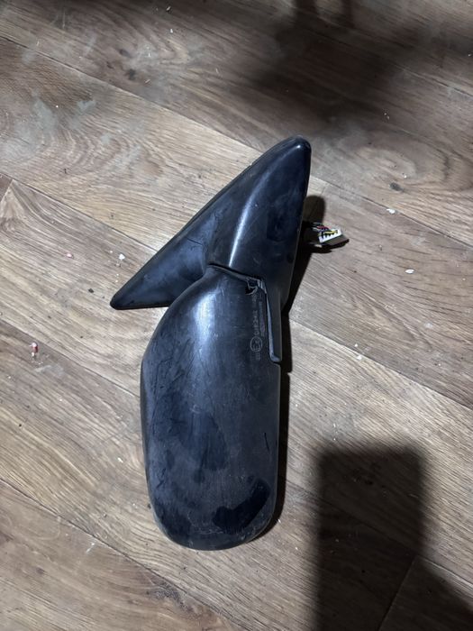 Продам зеркало ниссан п10