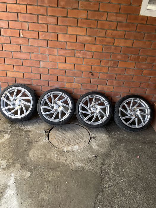 Продам комплект дисков 205/40/17