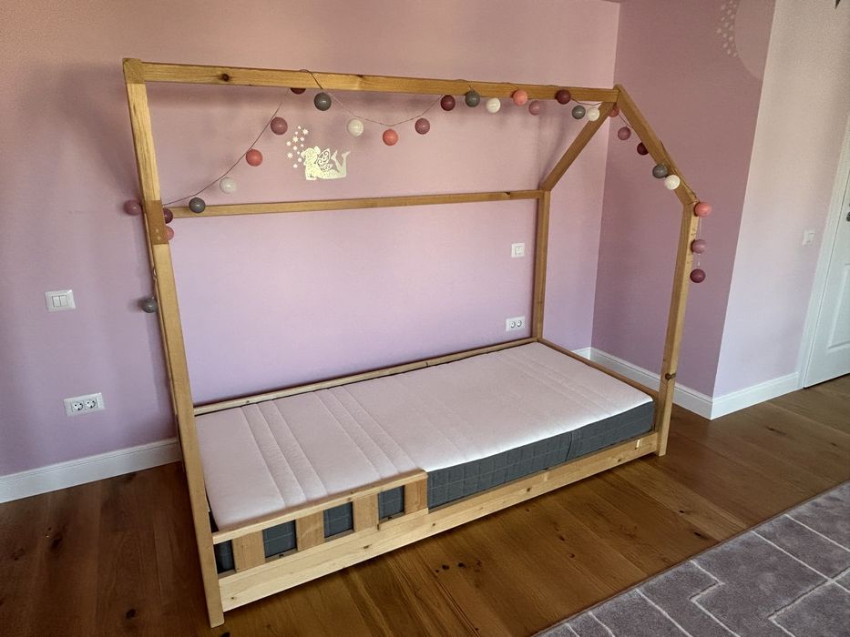 Pat copii Montessori tip Casuta cu Cos de Fum si Somiera