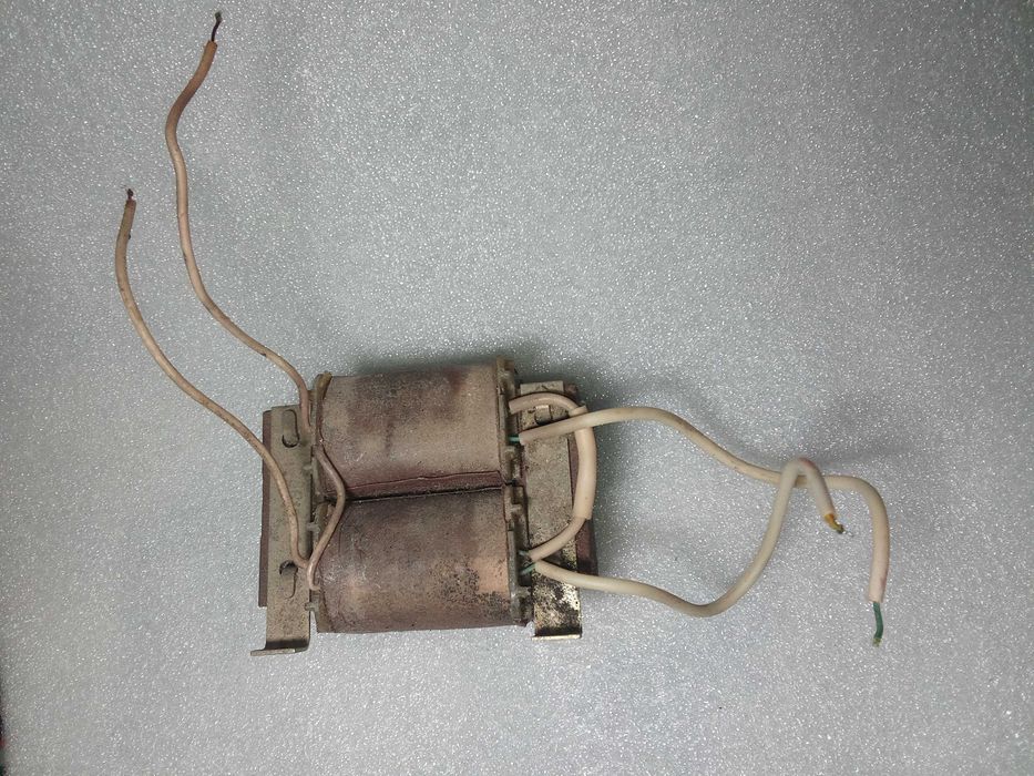 Захранващ трансформатор