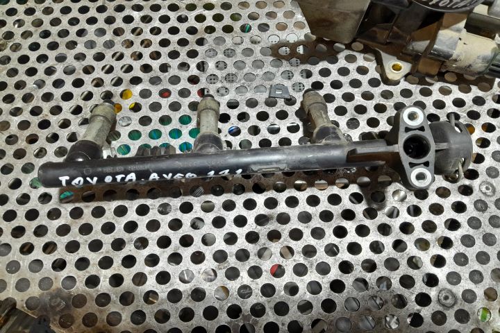 Rampa injectoare 1.0 B  2007 PA66GF35 Toyota Aygo prima generatie