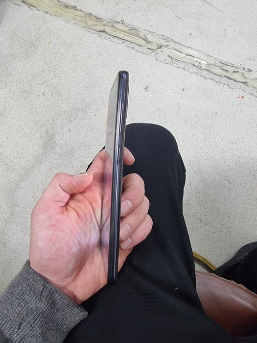 Самсунг А50  продам