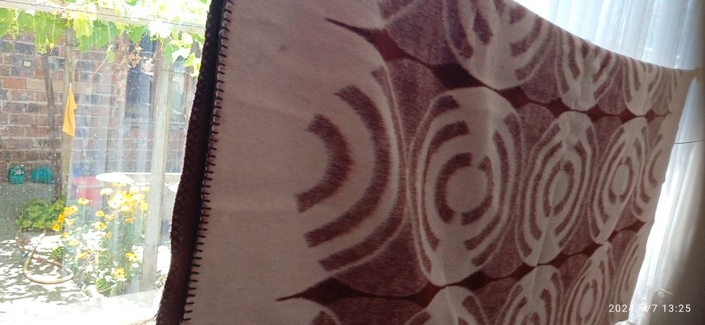 Ръчно тъкани черги и одеала