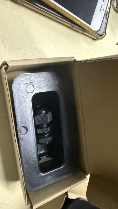 Treceri cablu perete/rulota negre