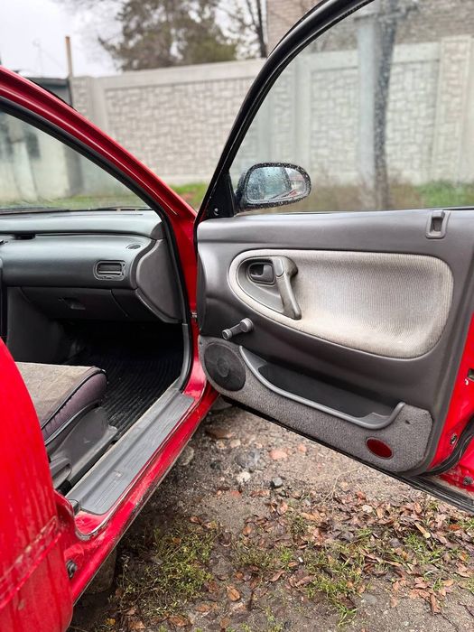 Продам машину мазда кронс