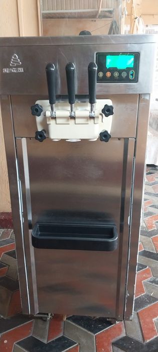 Продам мороженный аппарат