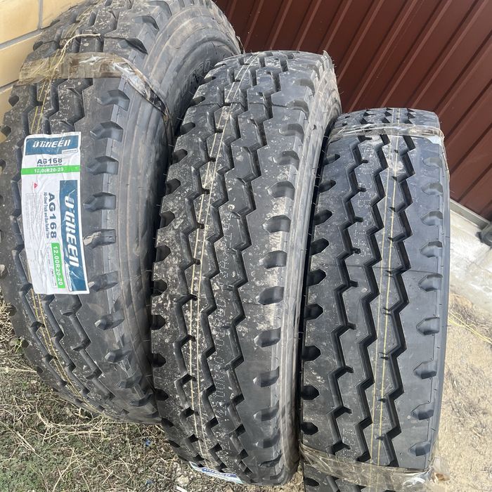 Продам Шины 12r20