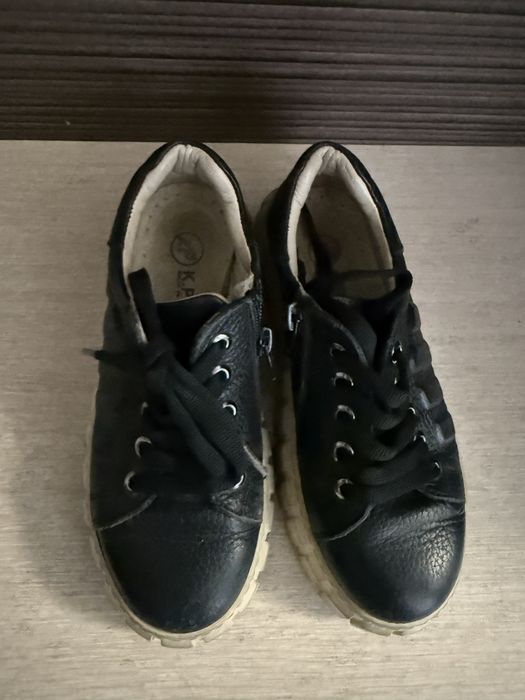 Продам обувь для девочки