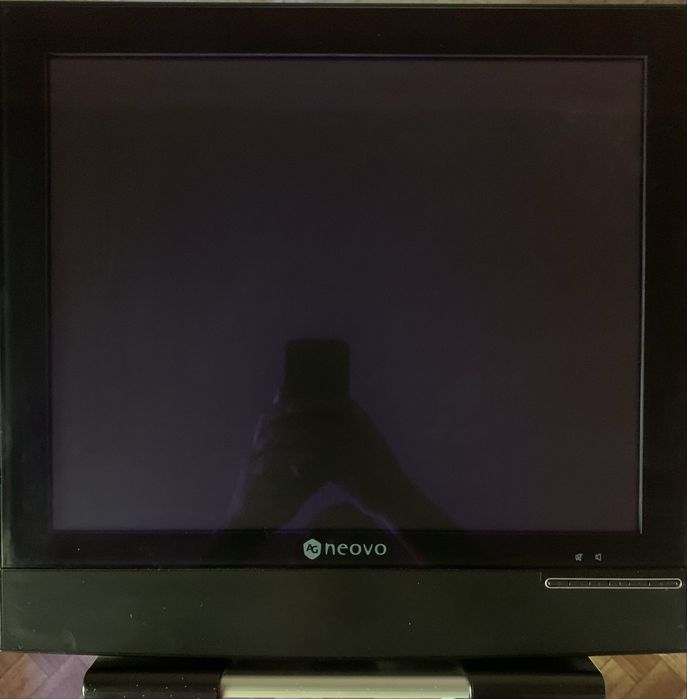 Продам монитор Neovo E-17