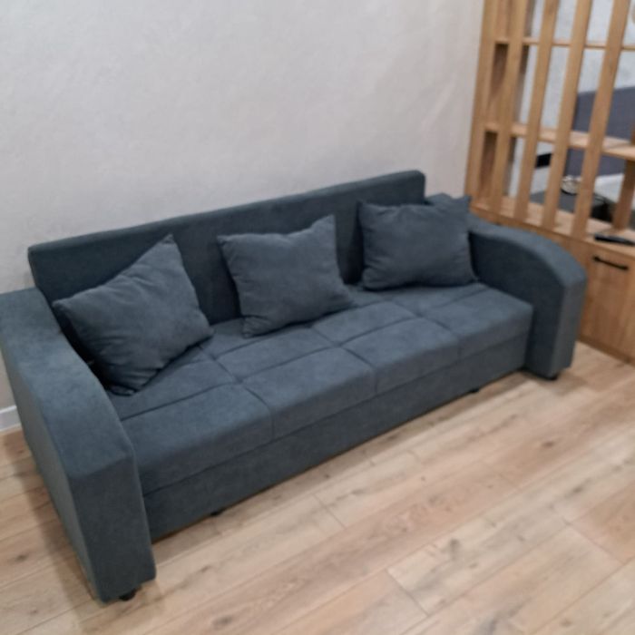 Продам новый диван .