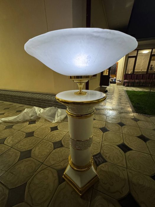 Dekorativ pol lampasi atigi 200$