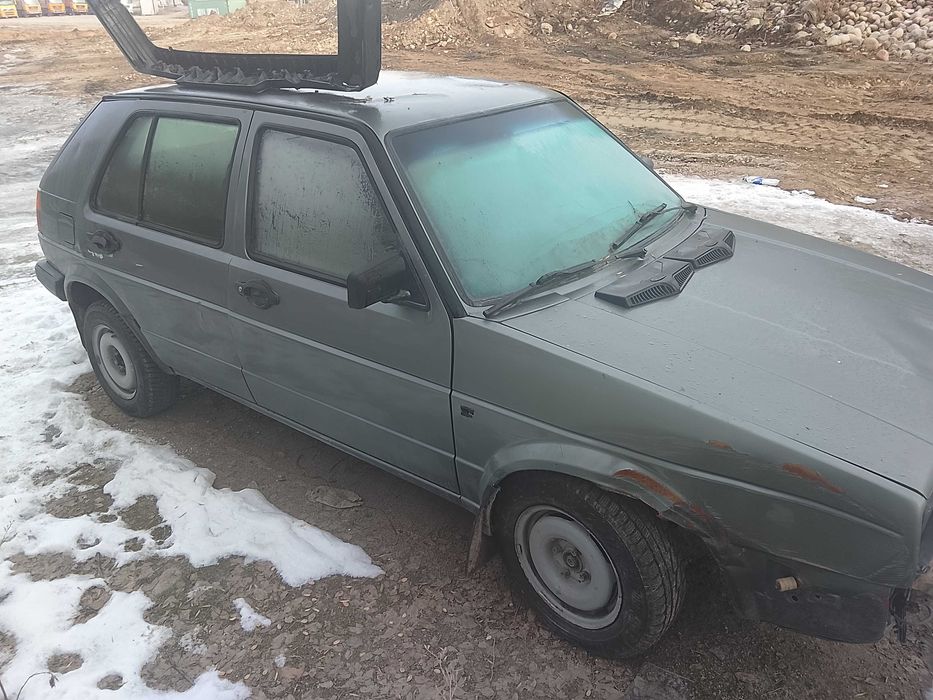 Автомобиль гольф 2