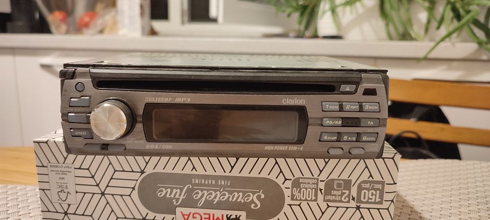 Radio CD auto Clarion sau Kenwood 50w×4