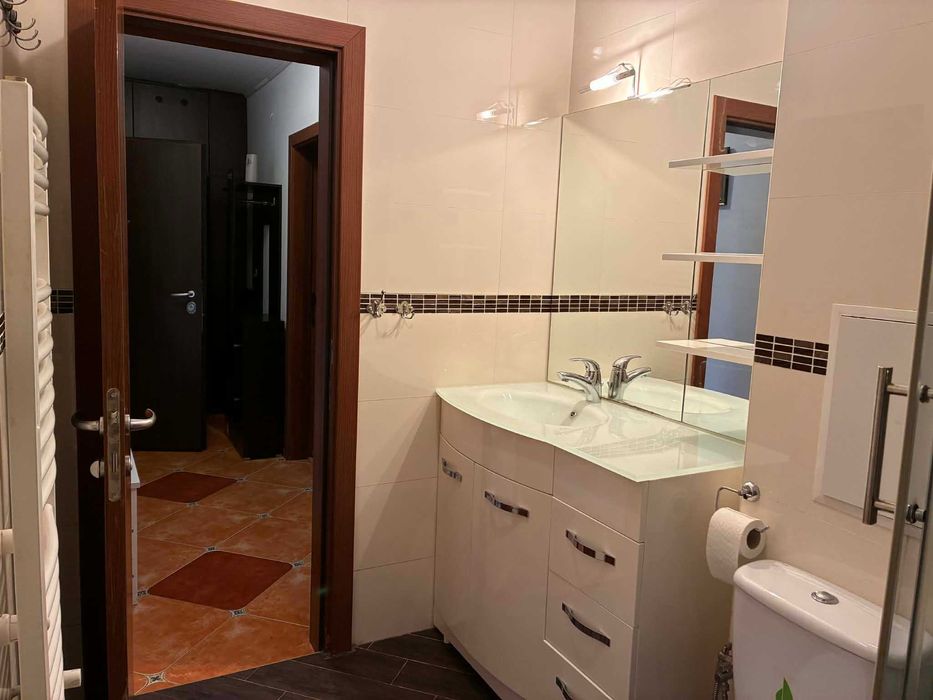 Продава 2-стаен апартамент и двоен гараж на ул. Риккардо Ваккарини