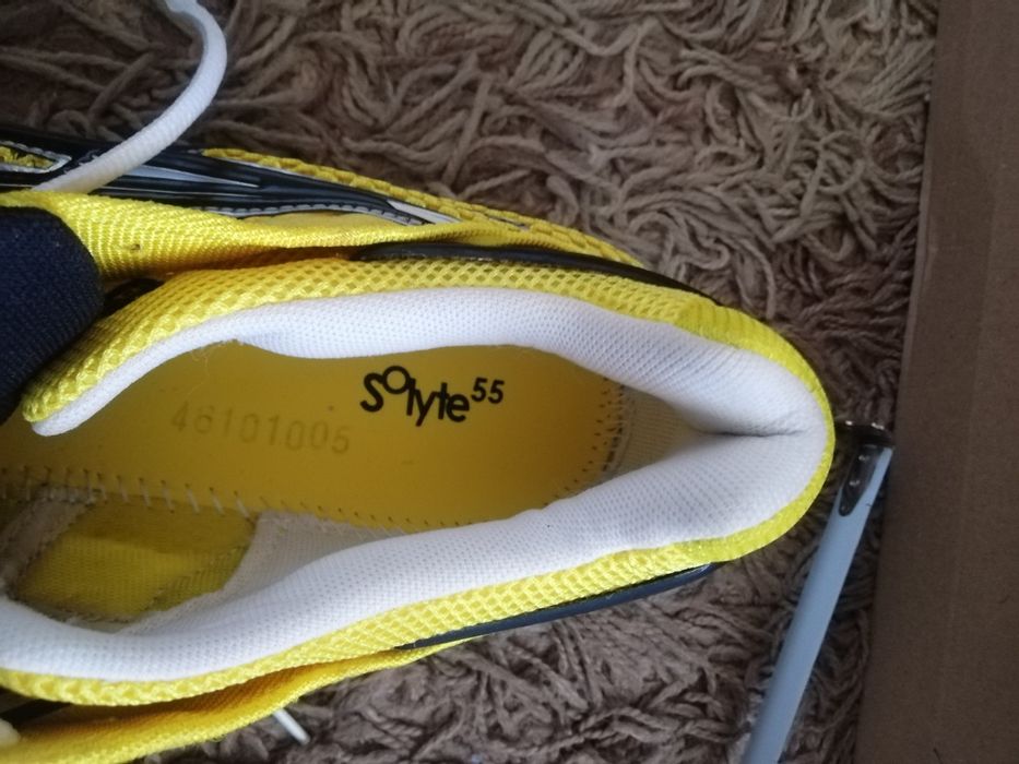 Нови и оригинални маратонки Asics номер 47