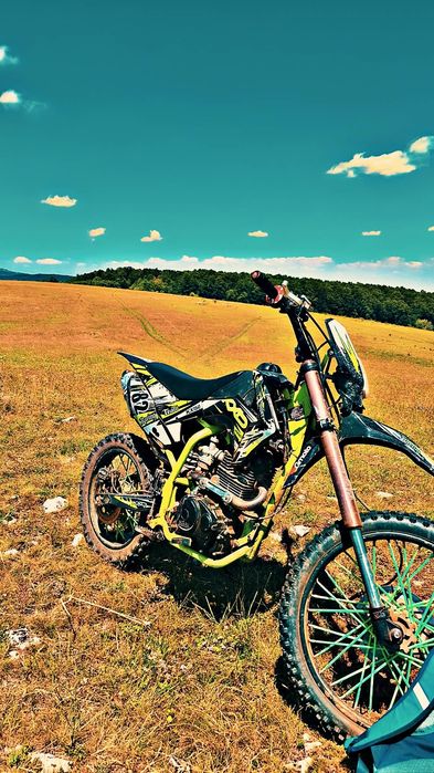 Vînd cross 150cc