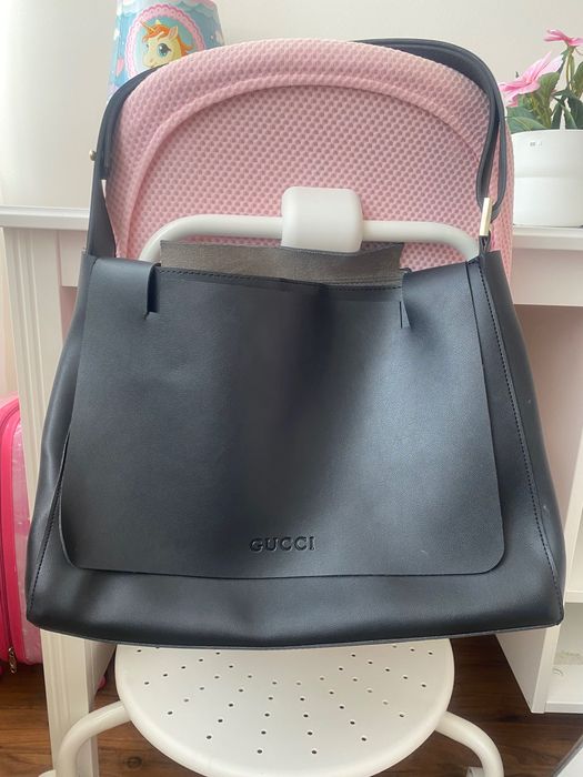 Дамска чанта cucci естествена кожа! Слагана броени пъти.