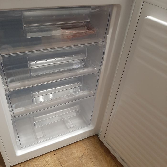 Продам морозильник