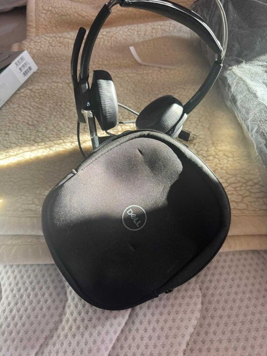 Căști Dell wireless cu microfon + husă – folosite foarte puțin