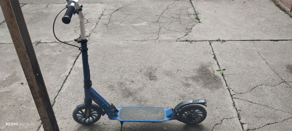 Продам самокат в хорошем состоянии