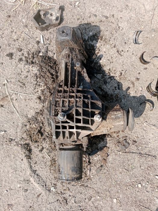 Продам раздатку и передний мост для нивы