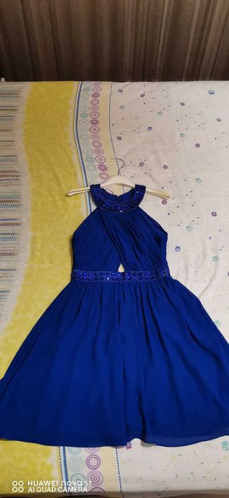 Рокля, размер М, 50 лева.