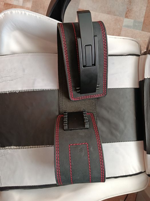 Пояс для пауэрлифтинга с карабином