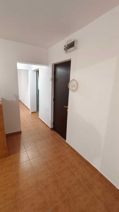 Proprietar vand apartament 4 camere Turda parter