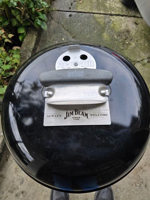 Барбекю за дървени въглища Weber