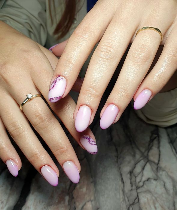 Aplic unghii cu gel sau semi