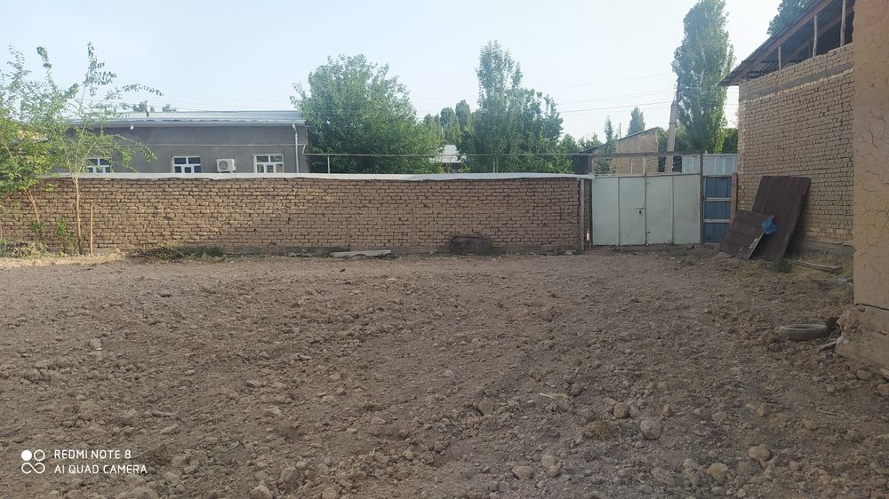 Участка келес навои жамоа хожалигида 8 сотх 2 хона мавжуд