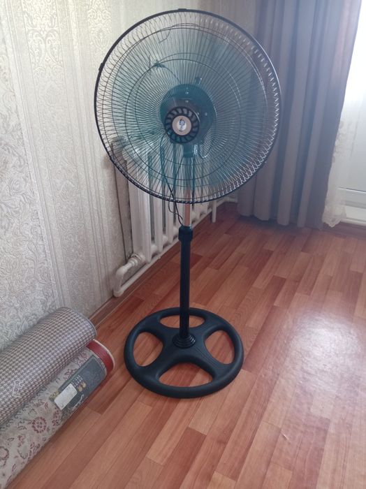 Продам напольный вентилятор