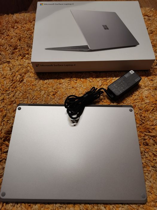 Microsoft Surface Laptop 4 Ryzen 5 4680U 8Gb 256gb touchscreen